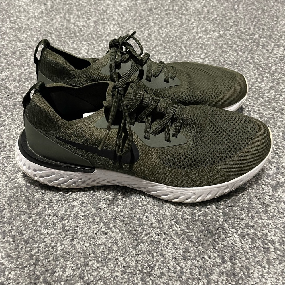 Nike Epic React Size 10 - image 3